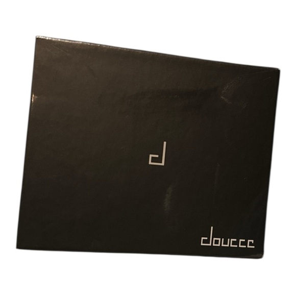 Doucce Freematic Eyeshadow Pro Palette | NWT | Unopened - Picture 2 of 3